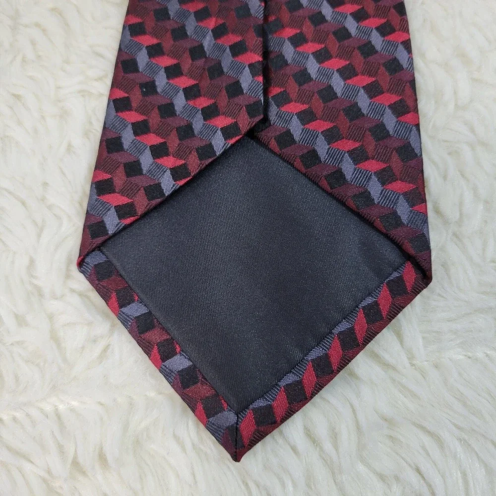 Van‎ Heusen Silk Foulard Necktie Men's 3-D Print Burgundy Red Gray Diamond Tie